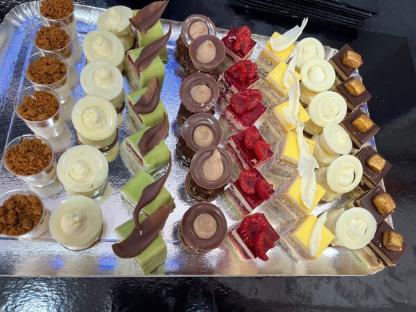 Petits fours sucrés 48
