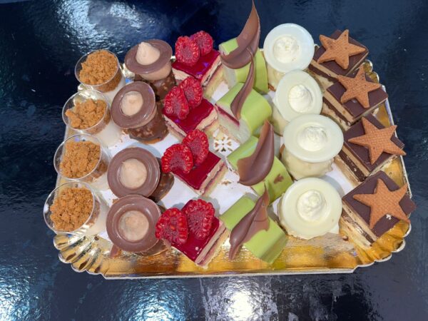 Petits fours sucrés 24